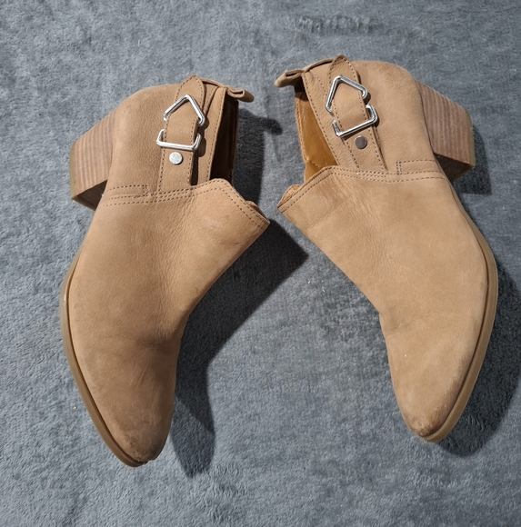 Franco Sarto Nude tan leather ankles booties size 7.5 M - Picture 3 of 9